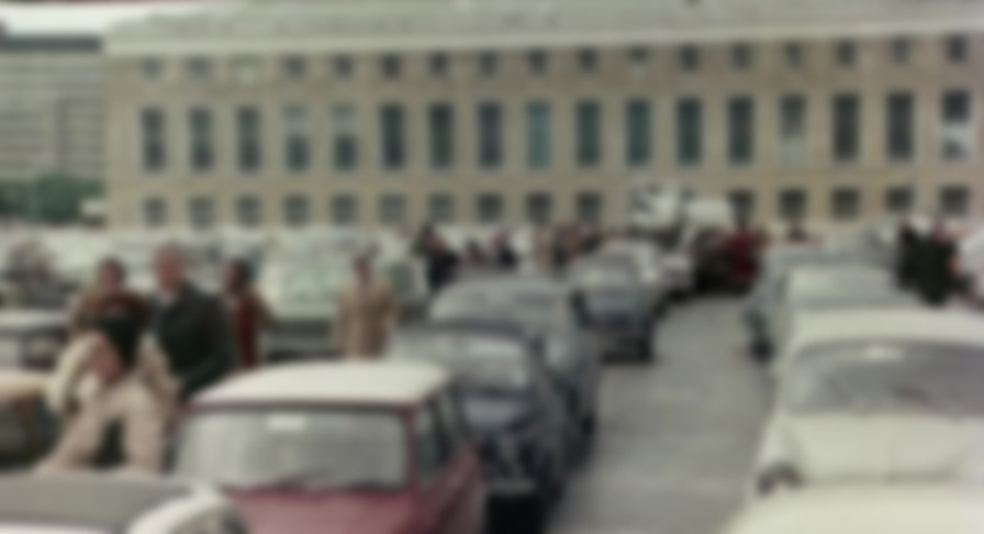 Fantozzi 2 backdrop