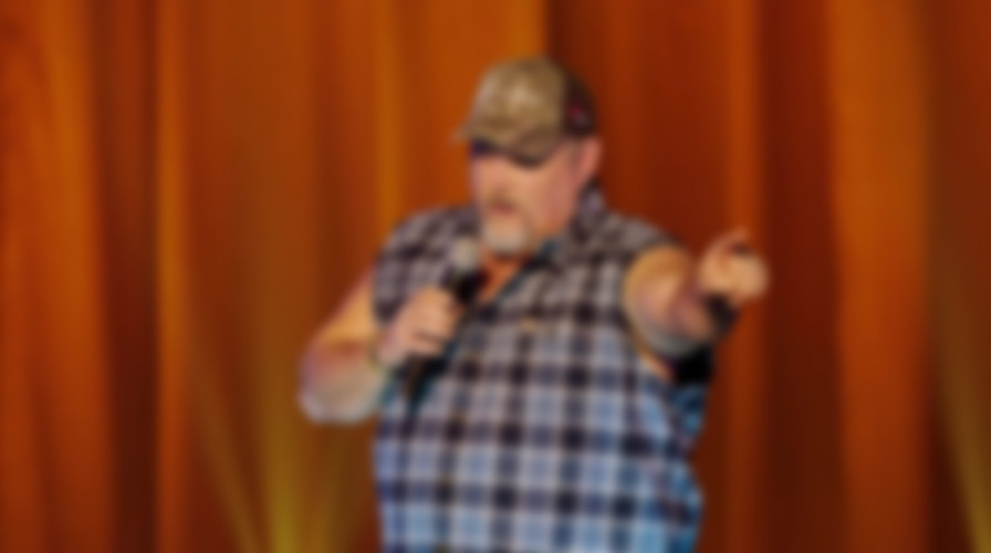 Larry the Cable Guy: Remain Seated backdrop